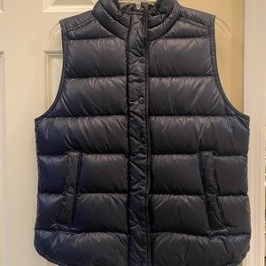 J crew navy puffer vest size medium - perfect condition